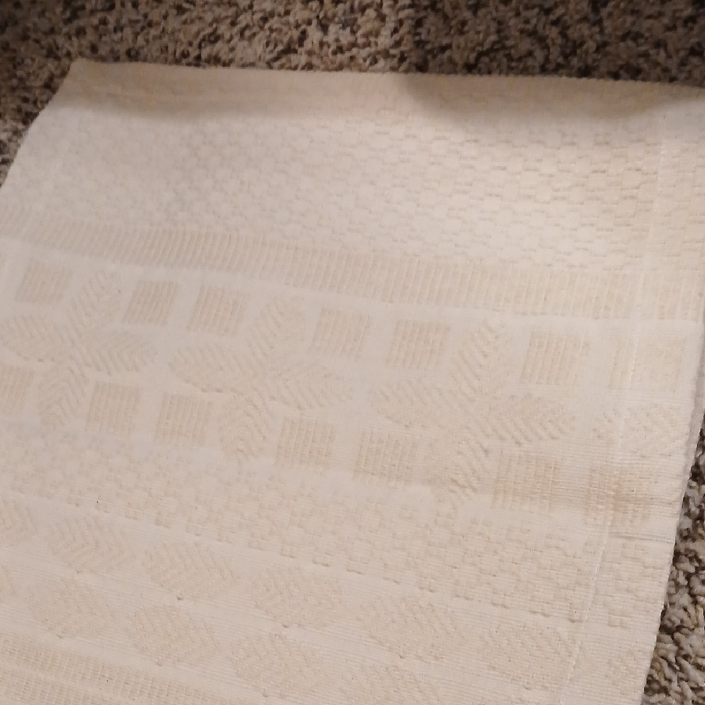 Food Network Cream Textured Fabric Table RUNNER
